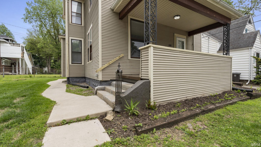 Listing Image 5