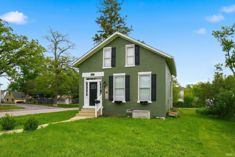 Listing Image 4