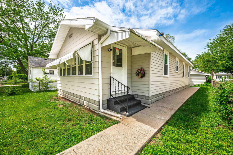 Listing Image 4