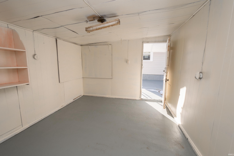 Listing Image 32