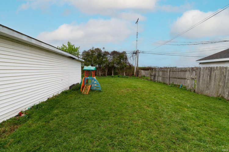 Listing Image 5
