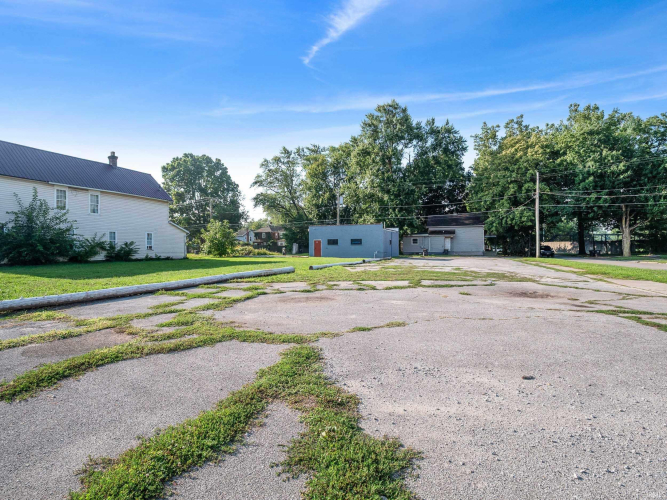 Listing Image 10