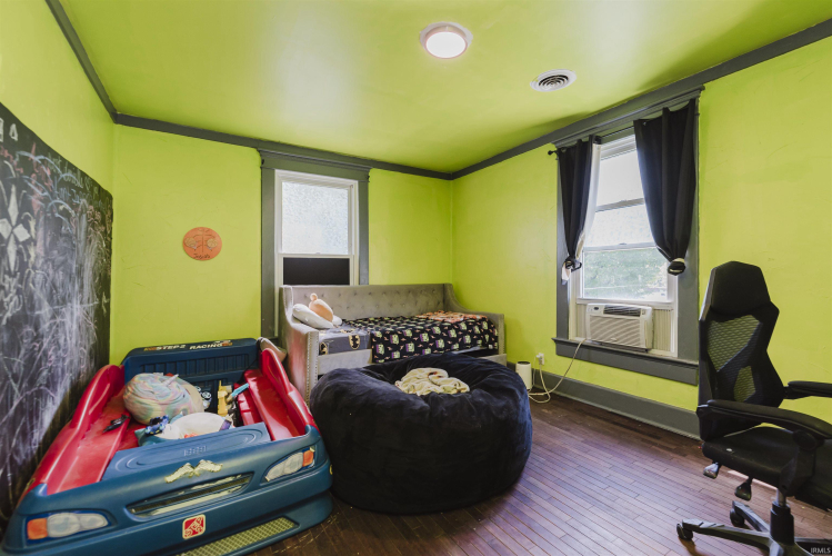 Listing Image 22