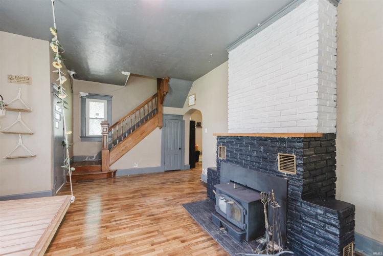 Listing Image 5