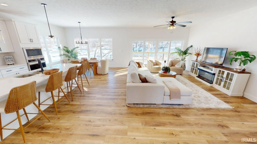 Listing Image 19