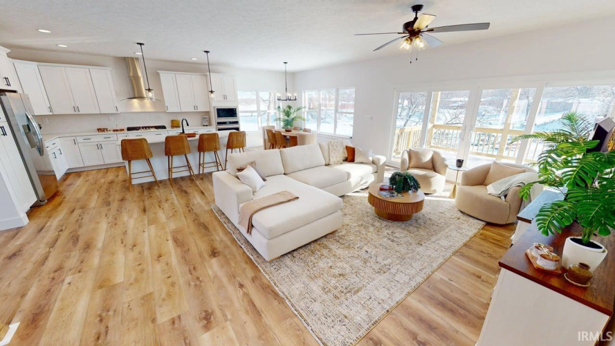 Listing Image 23