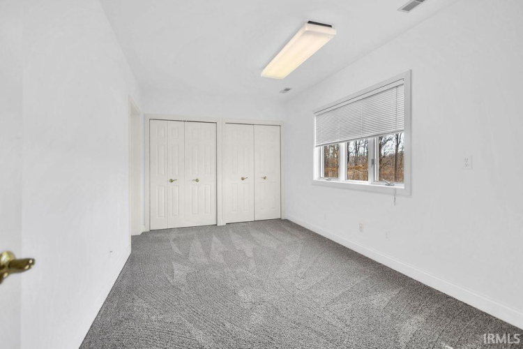 Listing Image 27