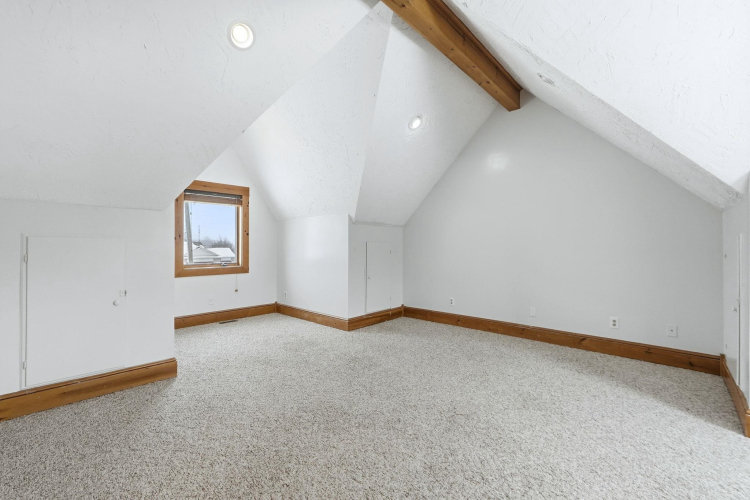 Listing Image 28