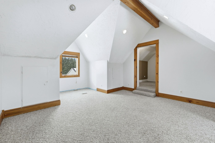 Listing Image 30