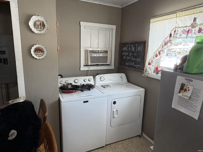 Listing Image 5