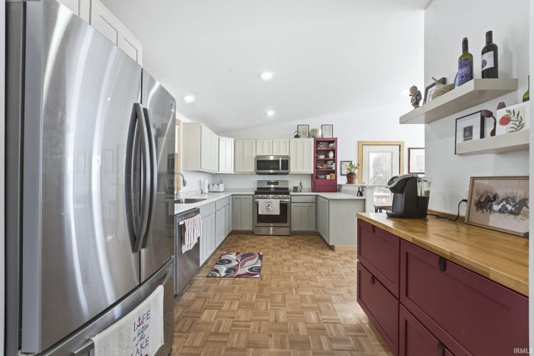 Listing Image 11