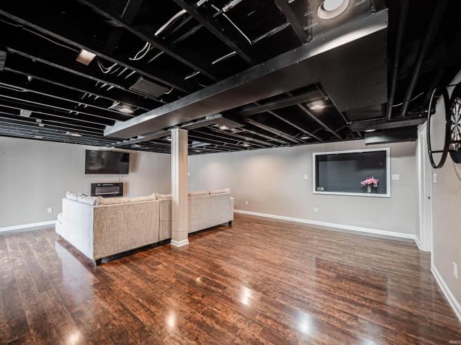 Listing Image 23
