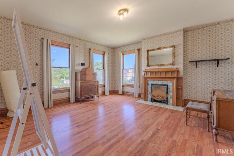Listing Image 18