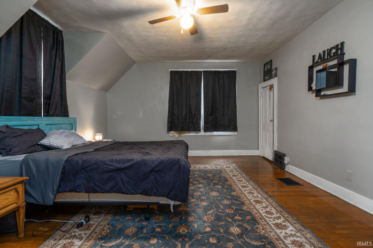 Listing Image 17
