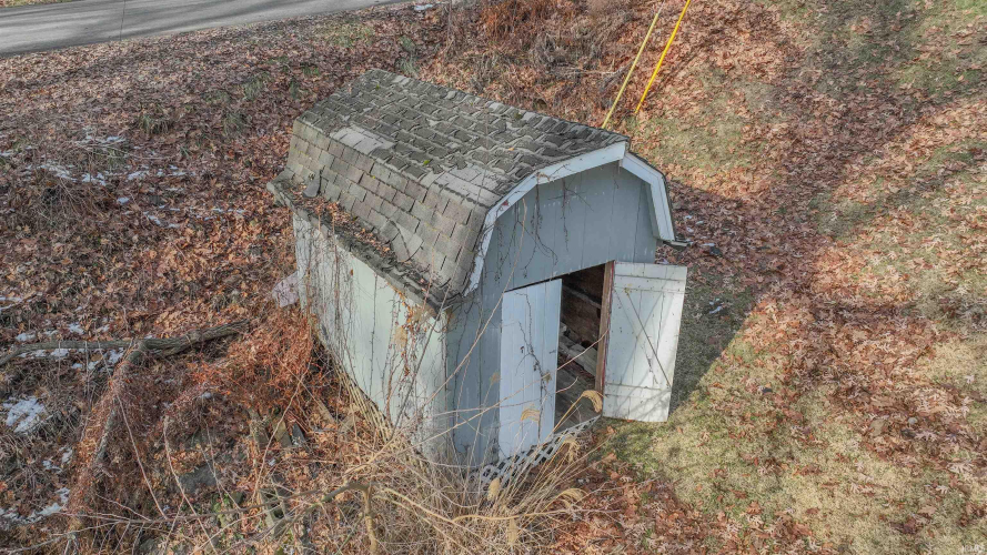 Listing Image 4