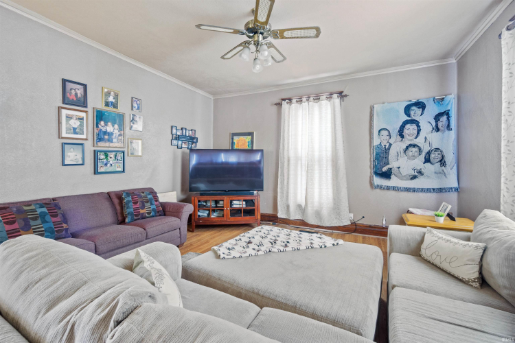Listing Image 5