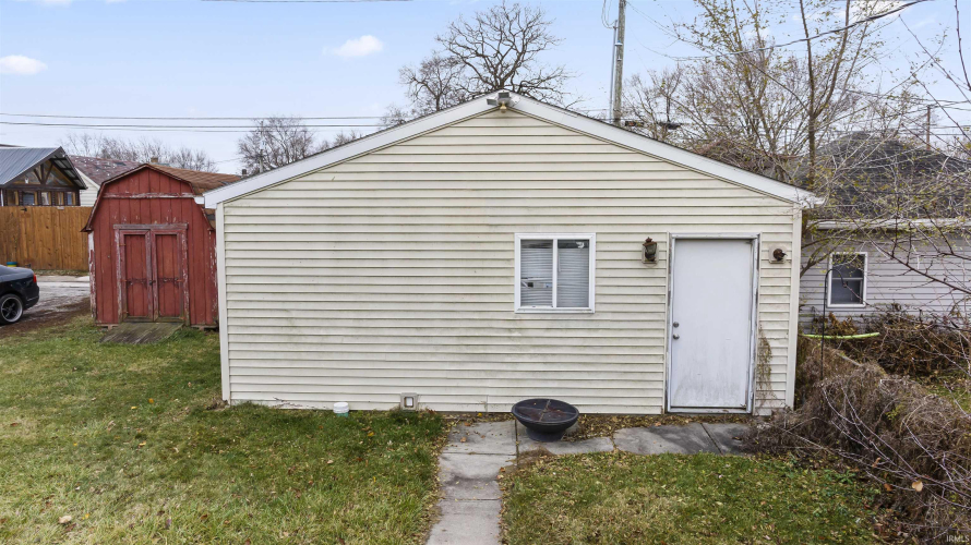 Listing Image 6
