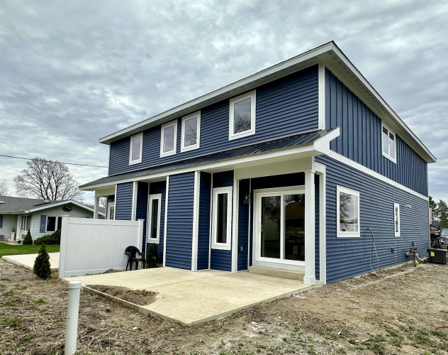 Listing Image 4