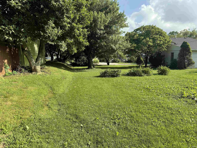 Listing Image 4