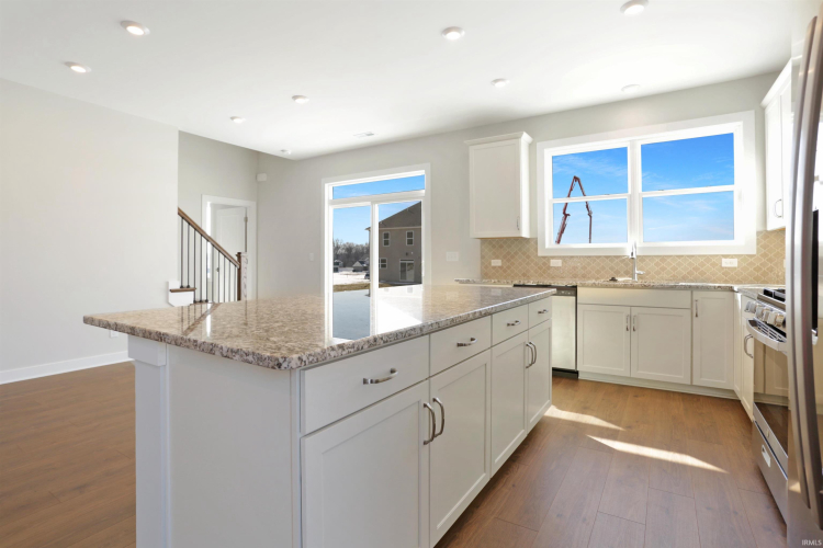 Listing Image 11