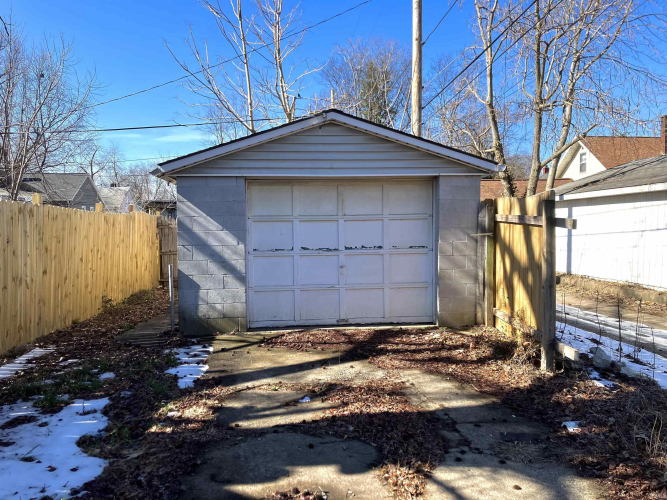 Listing Image 8