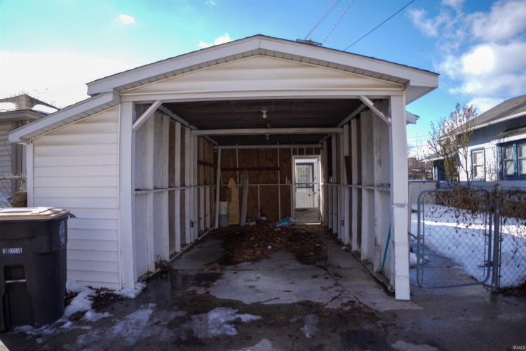 Listing Image 6