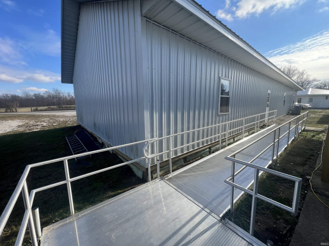 Listing Image 8