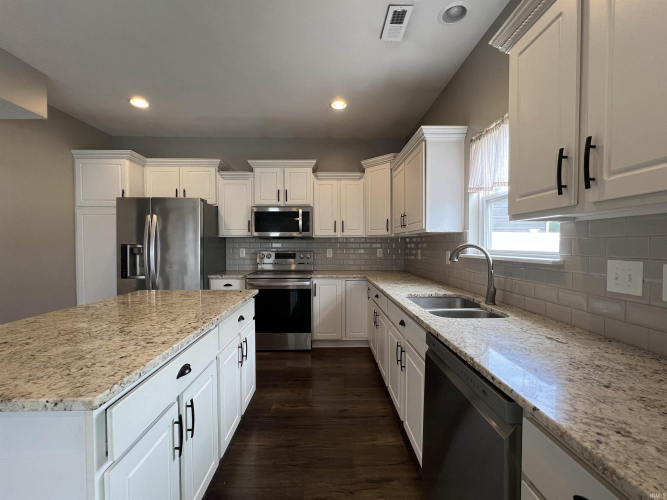 Listing Image 16