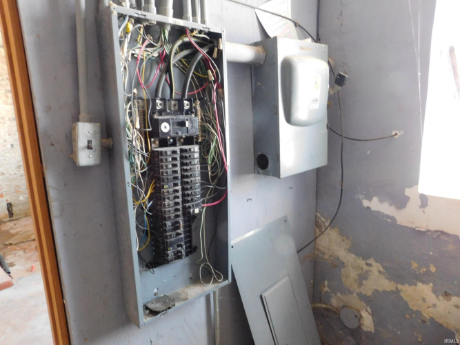 Listing Image 13