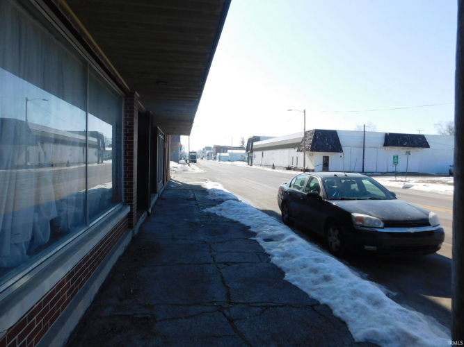 Listing Image 7