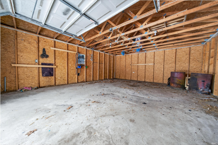 Listing Image 14
