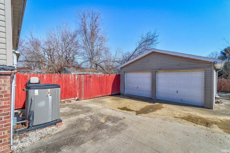 Listing Image 22