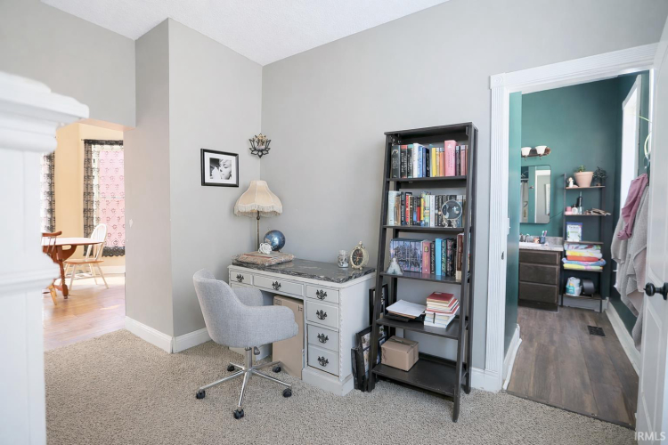 Listing Image 10
