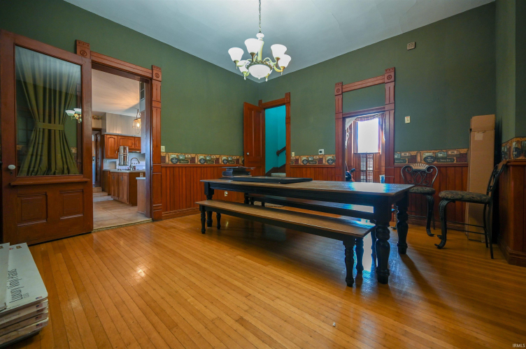 Listing Image 14