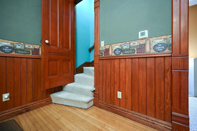 Listing Image 17