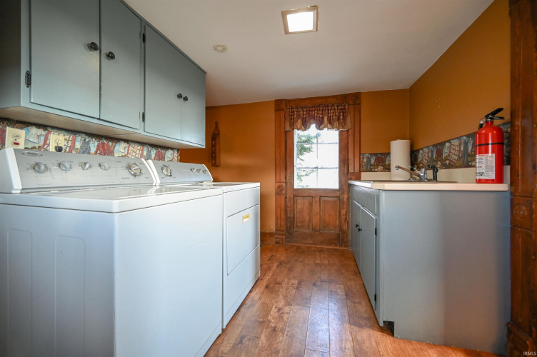 Listing Image 10