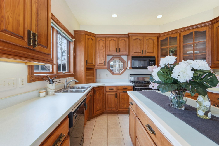 Listing Image 15