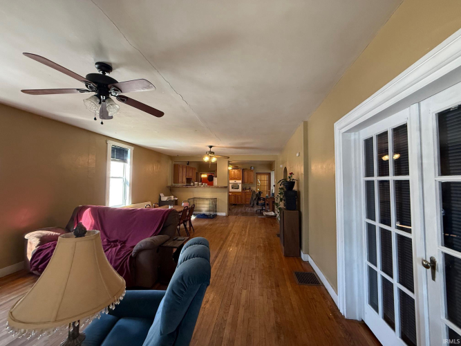 Listing Image 6