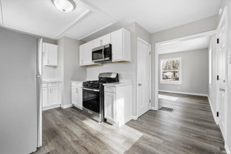 Listing Image 14