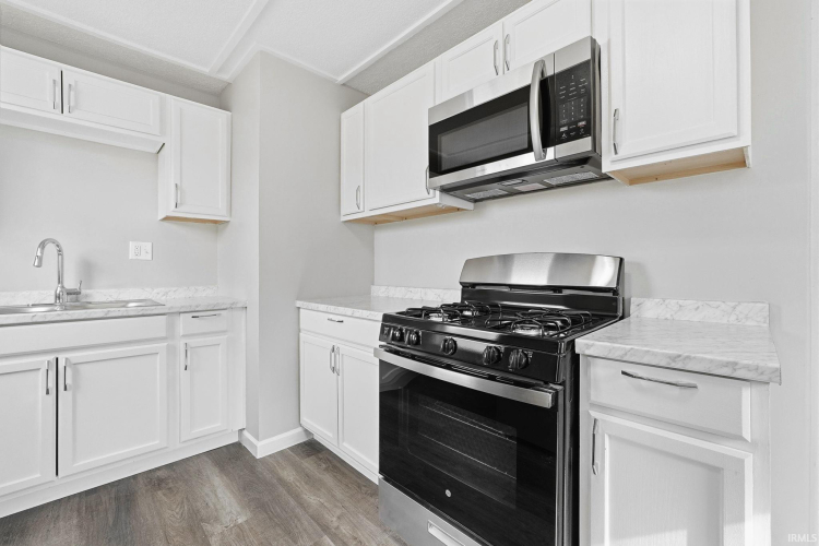 Listing Image 16