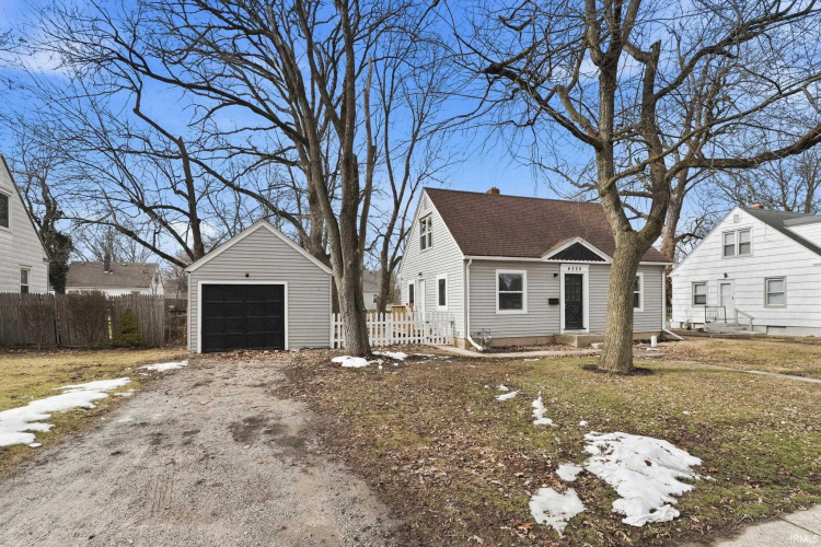 Listing Image 3