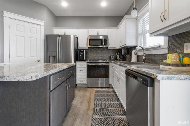 Listing Image 15