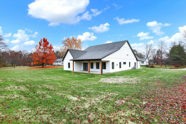 Listing Image 24