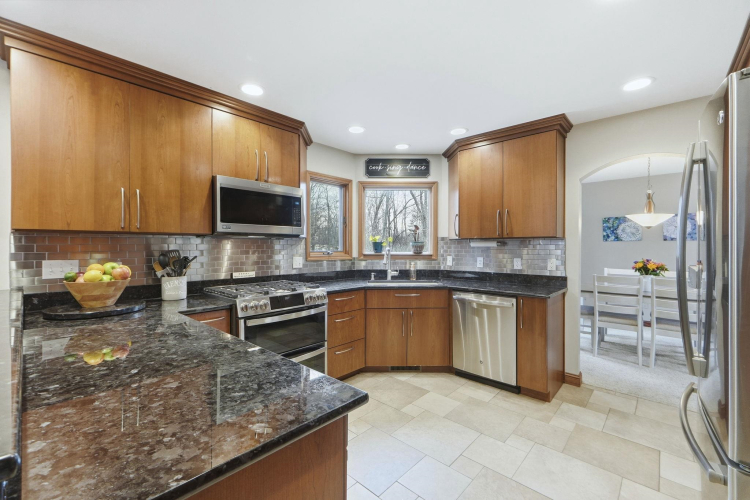 Listing Image 12