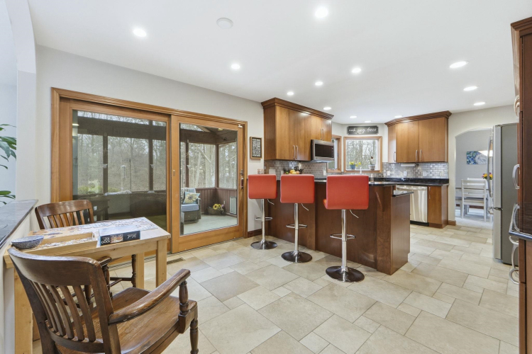Listing Image 16