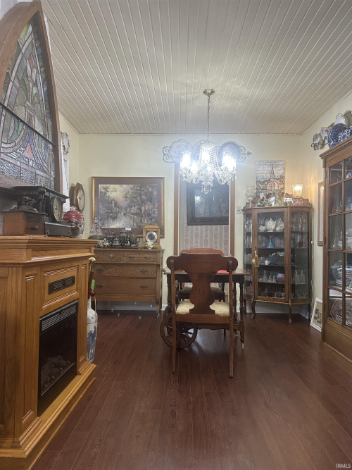 Listing Image 17