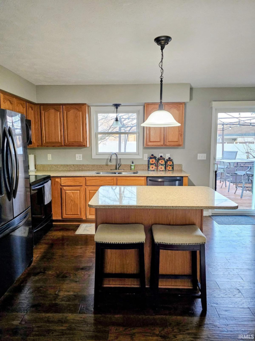 Listing Image 6