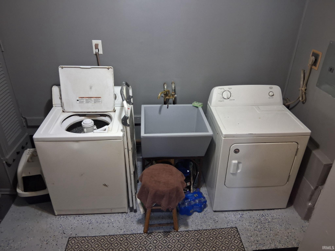 Listing Image 14