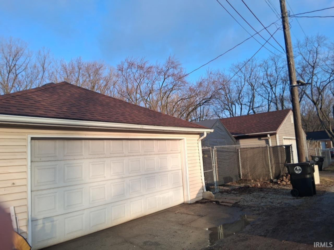 Listing Image 18