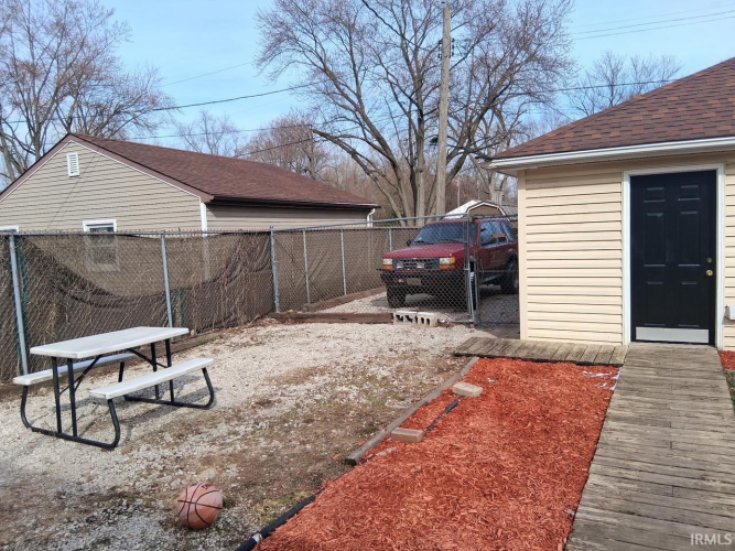 Listing Image 19